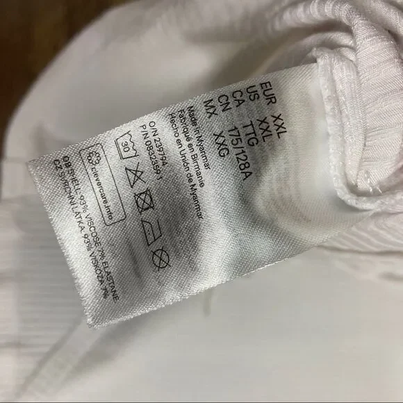 H&M Women's White Ribbed Crop Top w/ Buttons Size XXL - Picture 9 of 10